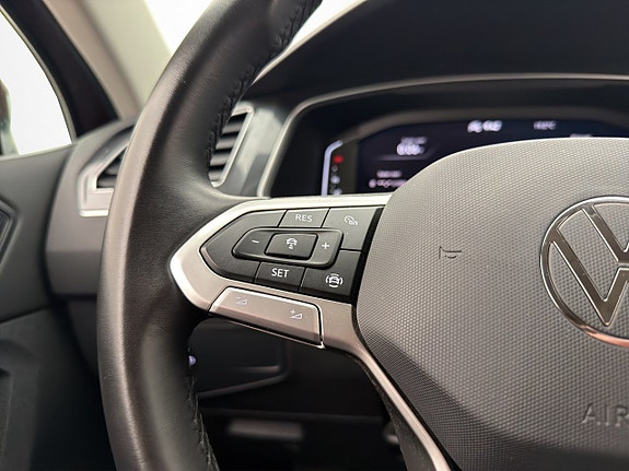 Volkswagen Tiguan 14 of 30