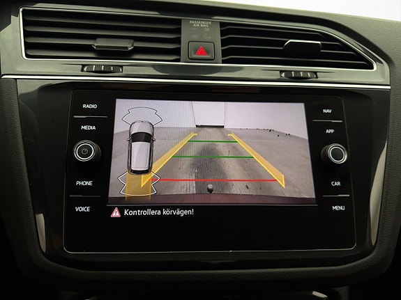 Volkswagen Tiguan 16 of 30