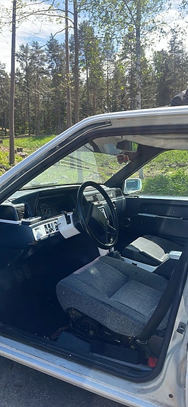Volvo 740 4 of 5