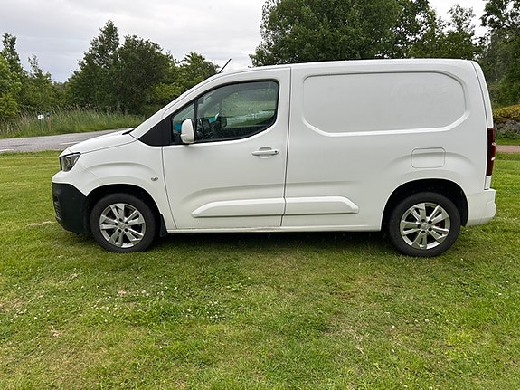 Peugeot Partner 2 of 5
