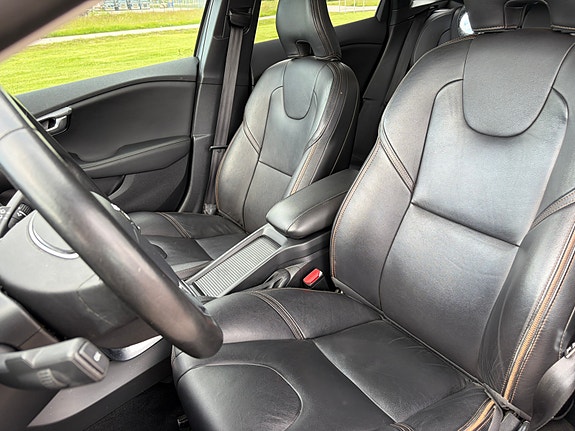 Volvo V40 Cross Country 5 of 5