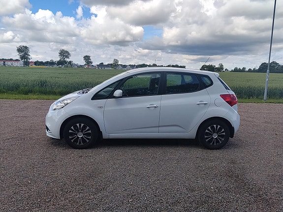 Kia Venga 2 of 5