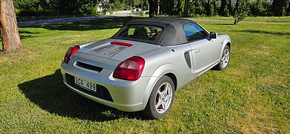 Toyota MR2 2 of 4