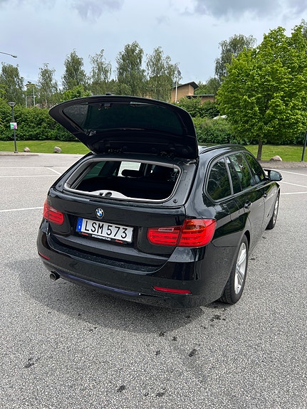 BMW 318d 12 of 14