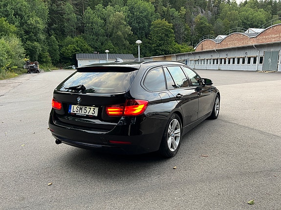 BMW 318d 3 of 14