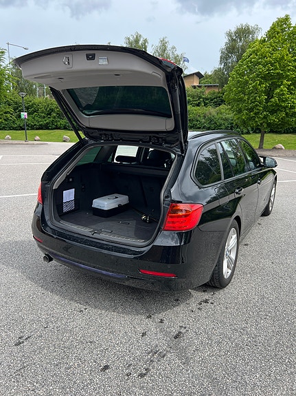 BMW 318d 11 of 14