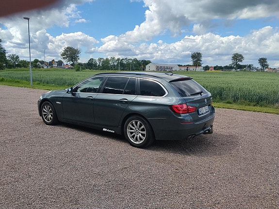 BMW 520d 3 of 5