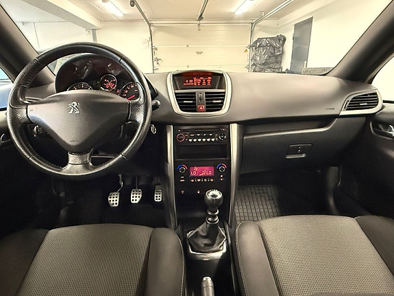 Peugeot 207 CC 23 of 26