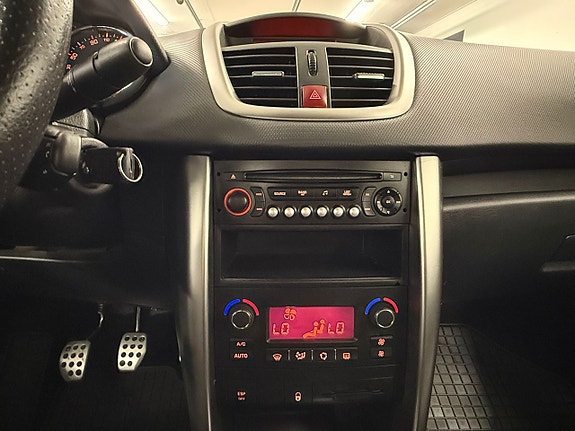 Peugeot 207 CC 26 of 26