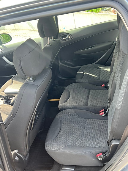 Peugeot 308 SW 5 of 5