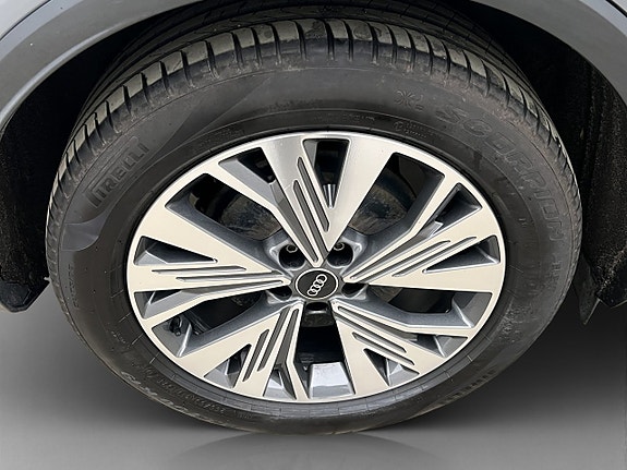 Audi Q4 e-tron 14 of 30