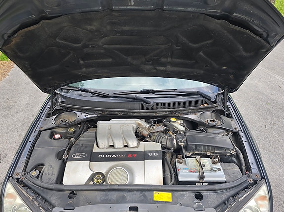 Ford Mondeo 3 of 5