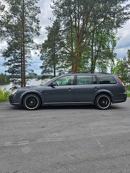 Ford Mondeo 2 of 5