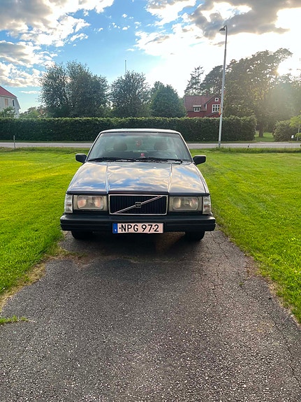 Volvo 740 3 of 7