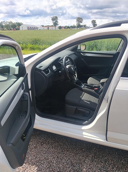 Skoda Octavia 9 of 13