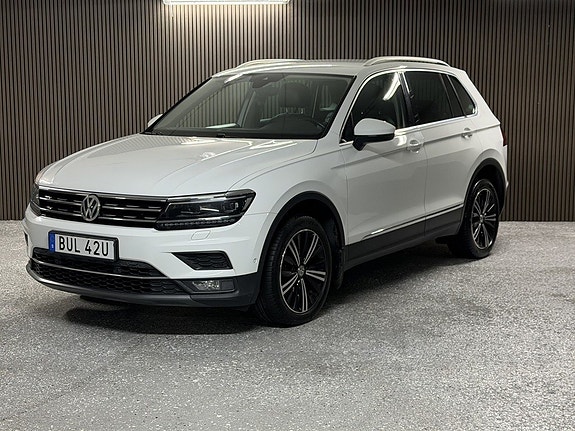 Volkswagen Tiguan 3 of 21
