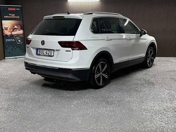Volkswagen Tiguan 5 of 21