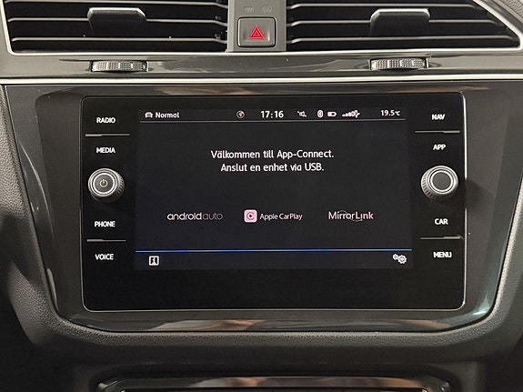 Volkswagen Tiguan 15 of 21