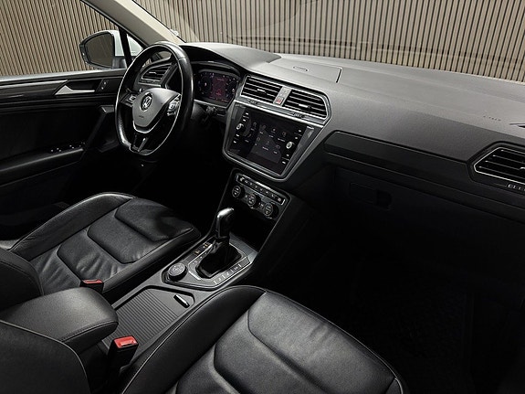 Volkswagen Tiguan 10 of 21