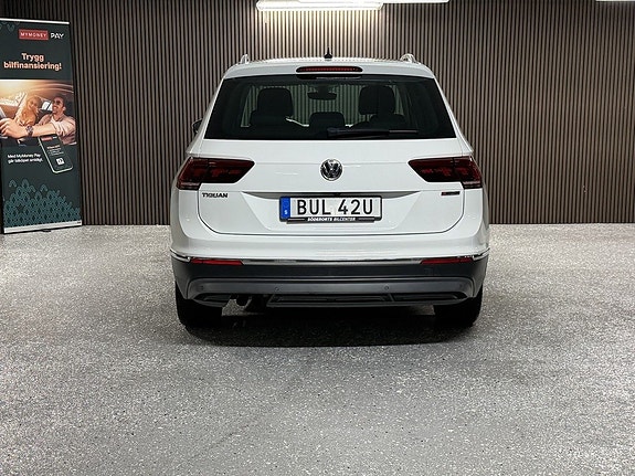Volkswagen Tiguan 6 of 21