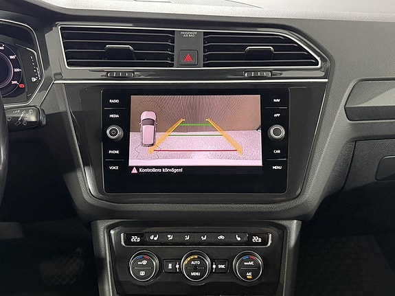 Volkswagen Tiguan 16 of 21