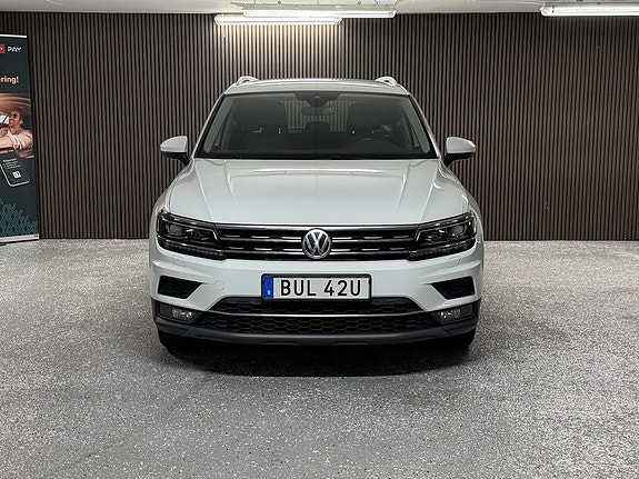 Volkswagen Tiguan 2 of 21