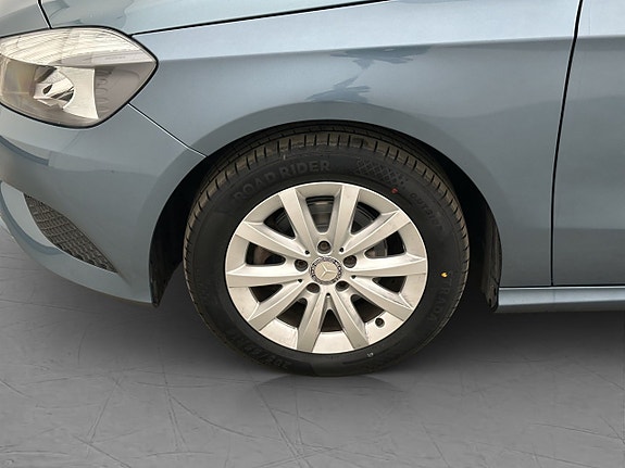 Mercedes-Benz A180 10 of 29