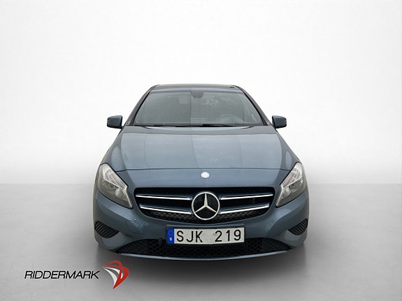 Mercedes-Benz A180 2 of 5
