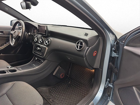 Mercedes-Benz A180 15 of 29