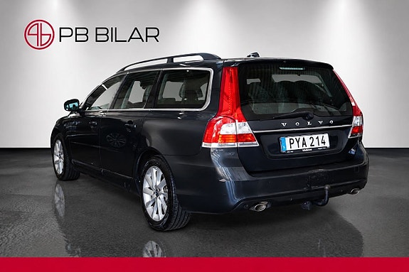Volvo V70 4 of 25