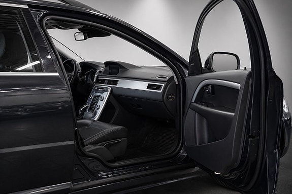 Volvo V70 10 of 25