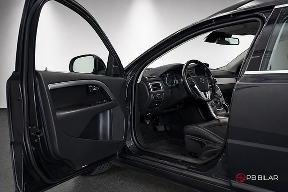 Volvo V70 8 of 25