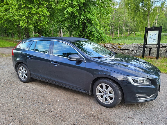 Volvo V60 4 of 7