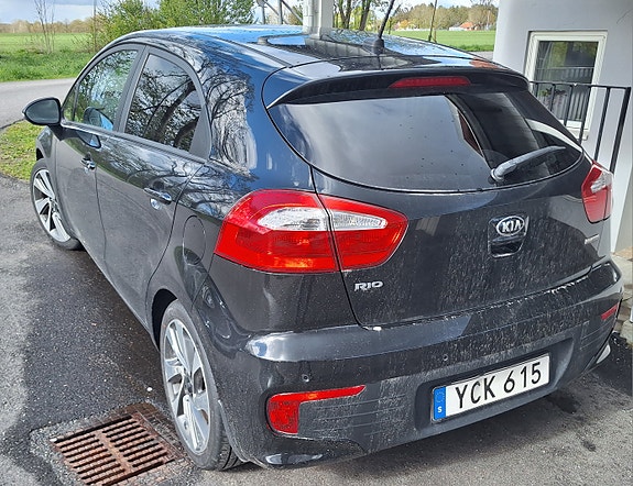 Kia Rio 2 of 5