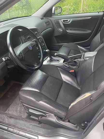 Volvo S60 3 of 4