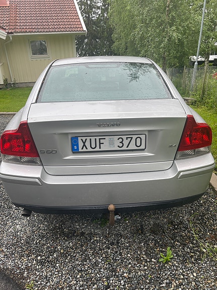 Volvo S60 2 of 4
