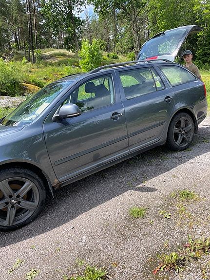 Skoda Octavia 2 of 2