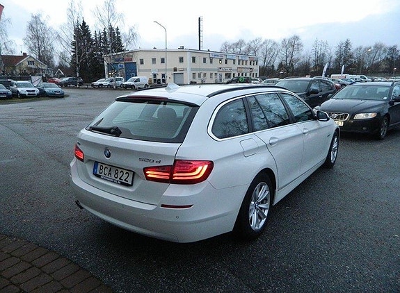 BMW 520d 3 of 5