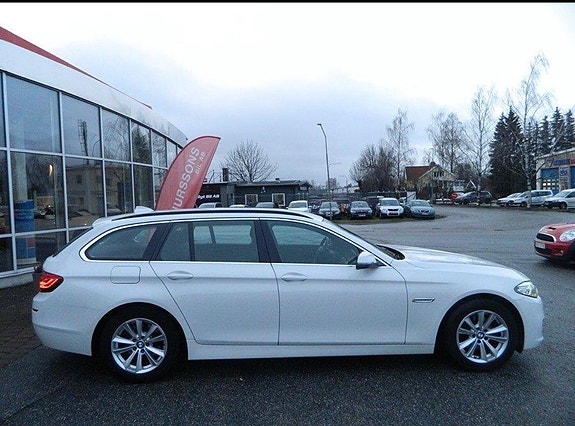 BMW 520d 2 of 5