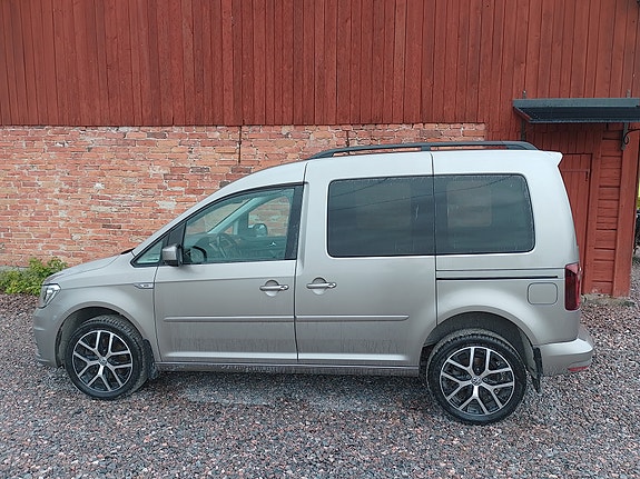 Volkswagen Caddy 2 of 5