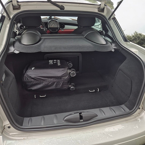 MINI Cooper 4 of 5