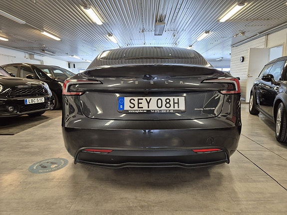 Tesla Model 3 5 of 5