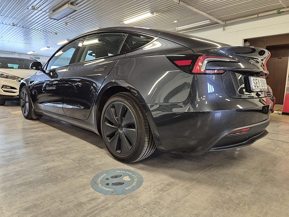 Tesla Model 3 2 of 5