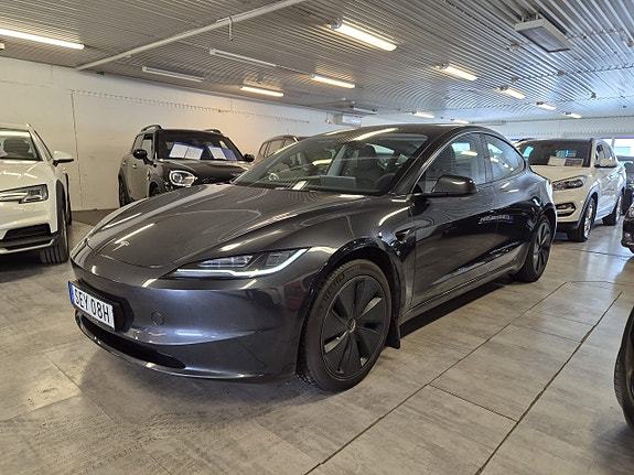 Tesla Model 3 3 of 5
