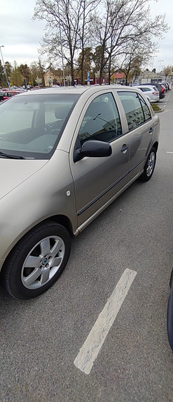 Skoda Fabia 2 of 5