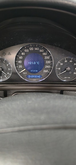 Mercedes-Benz CLK500 2 of 5