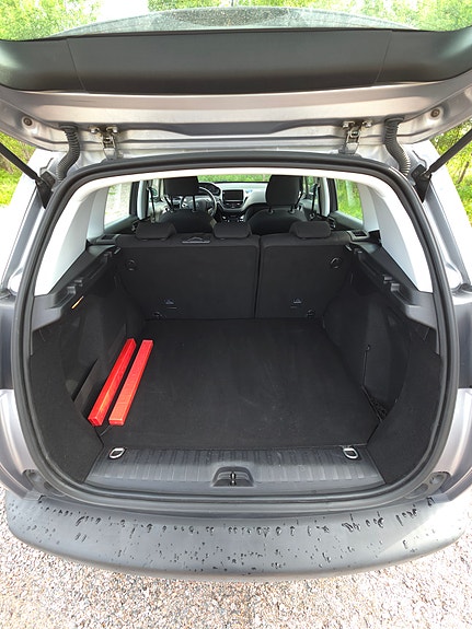 Peugeot 2008 12 of 14