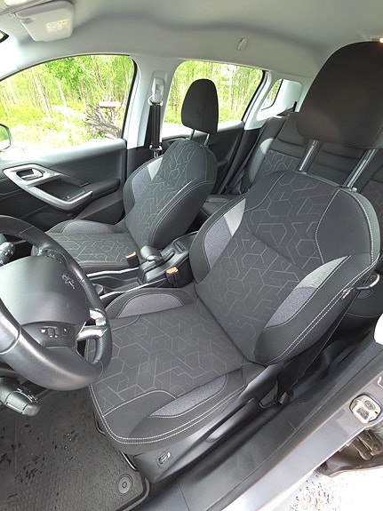 Peugeot 2008 8 of 14