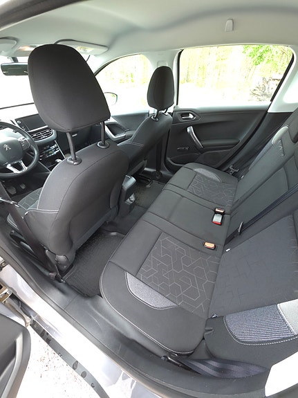 Peugeot 2008 7 of 14