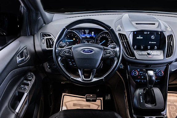 Ford Kuga 16 of 22